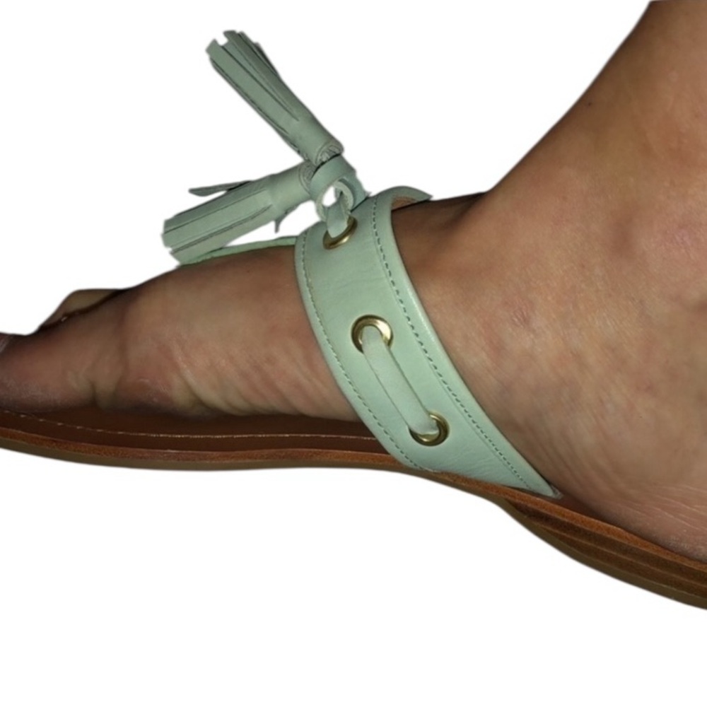 Coach size 9.5 mint green sandal thong genuine leather gold detail & tassel - Picture 9 of 10